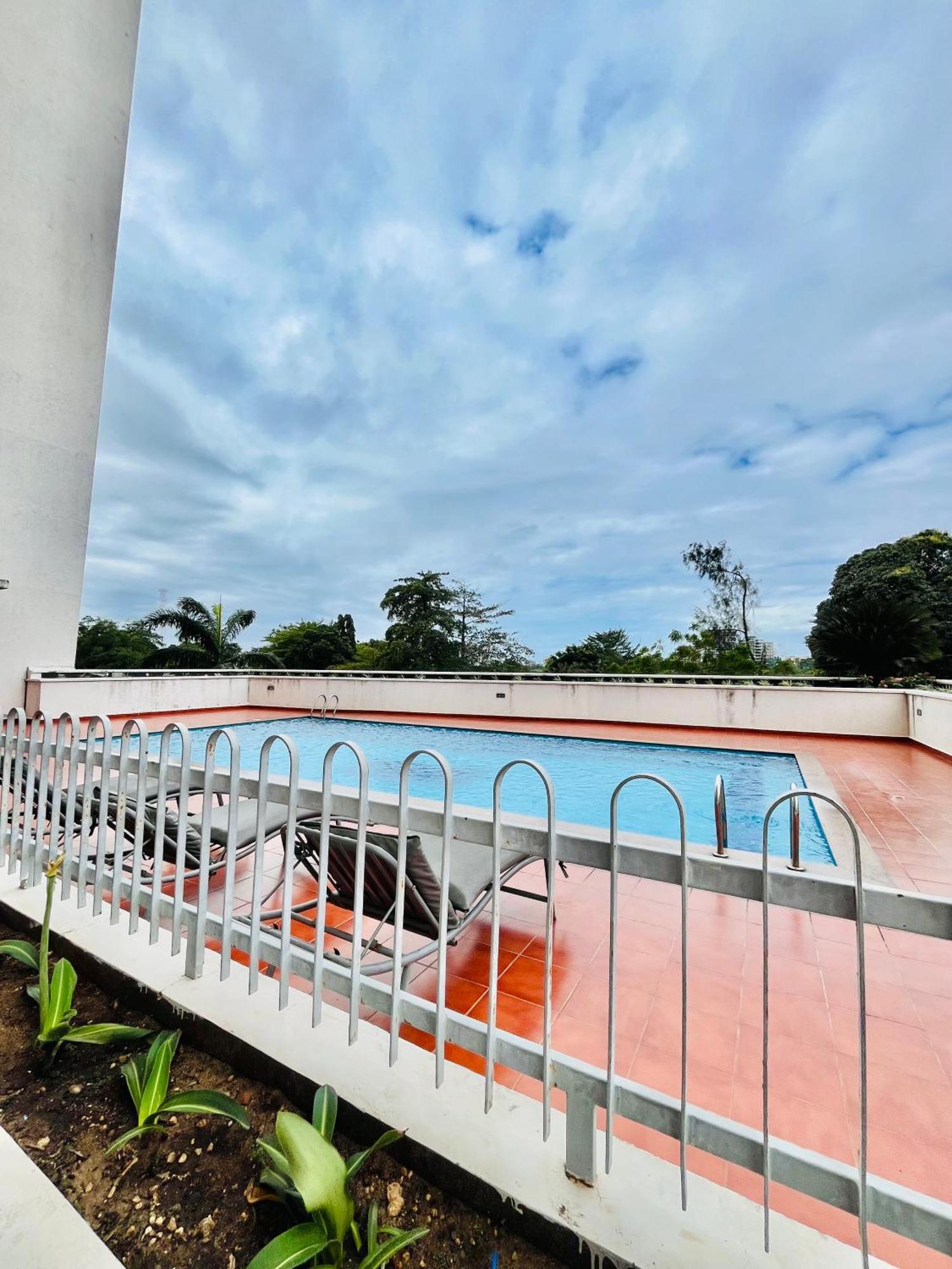Coastalhome 75Inch Tv 5Min Drive To The City & Beach Dar es Salaam Exterior foto