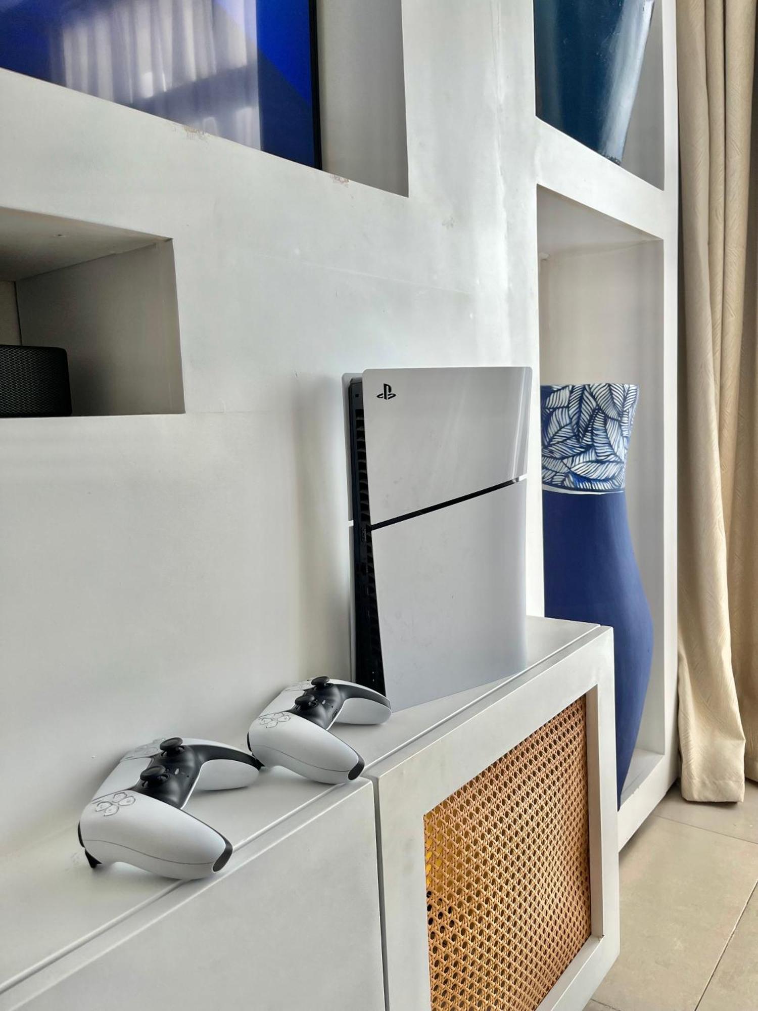 Coastalhome 75Inch Tv 5Min Drive To The City & Beach Dar es Salaam Exterior foto