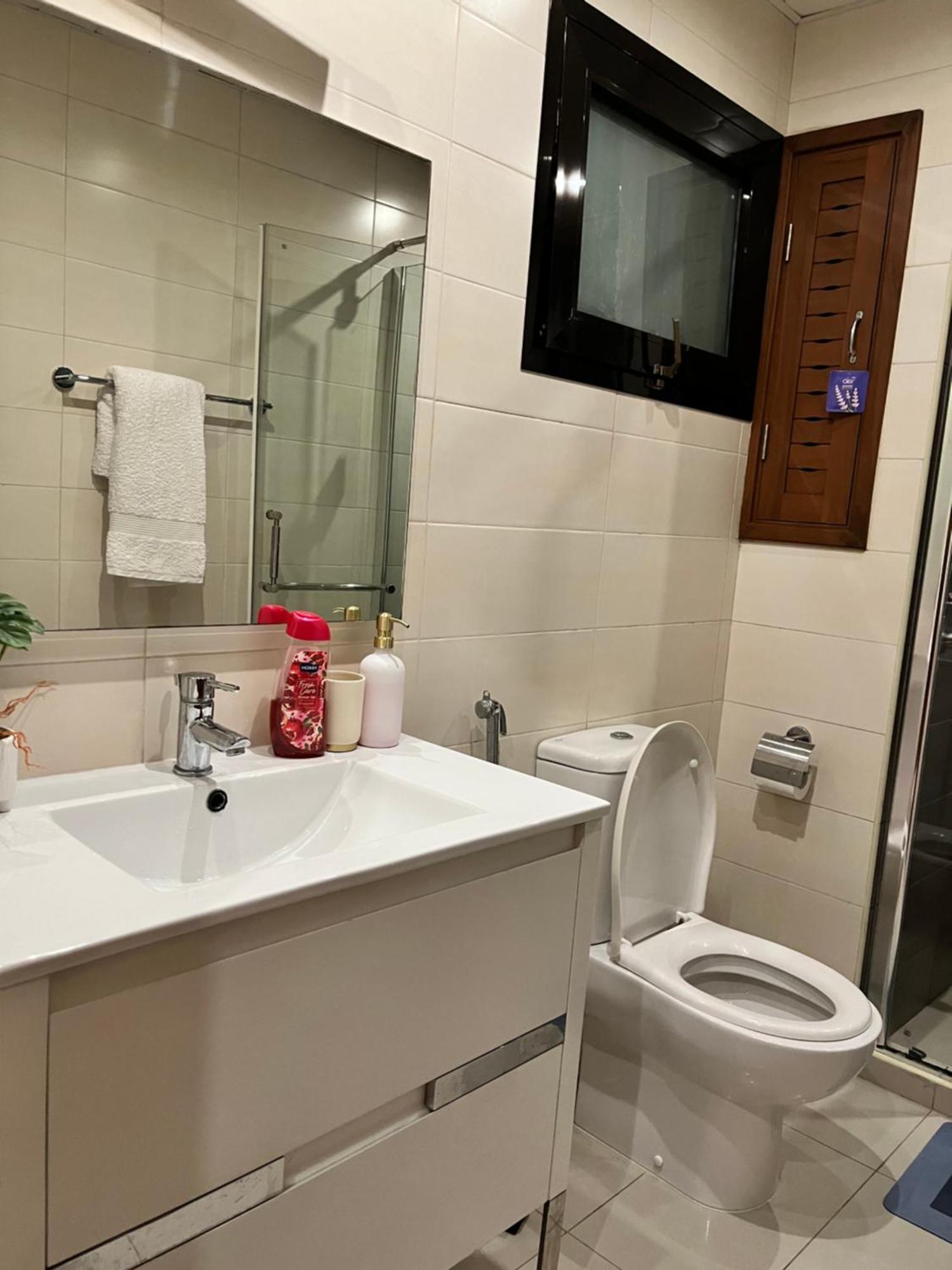 Coastalhome 75Inch Tv 5Min Drive To The City & Beach Dar es Salaam Exterior foto