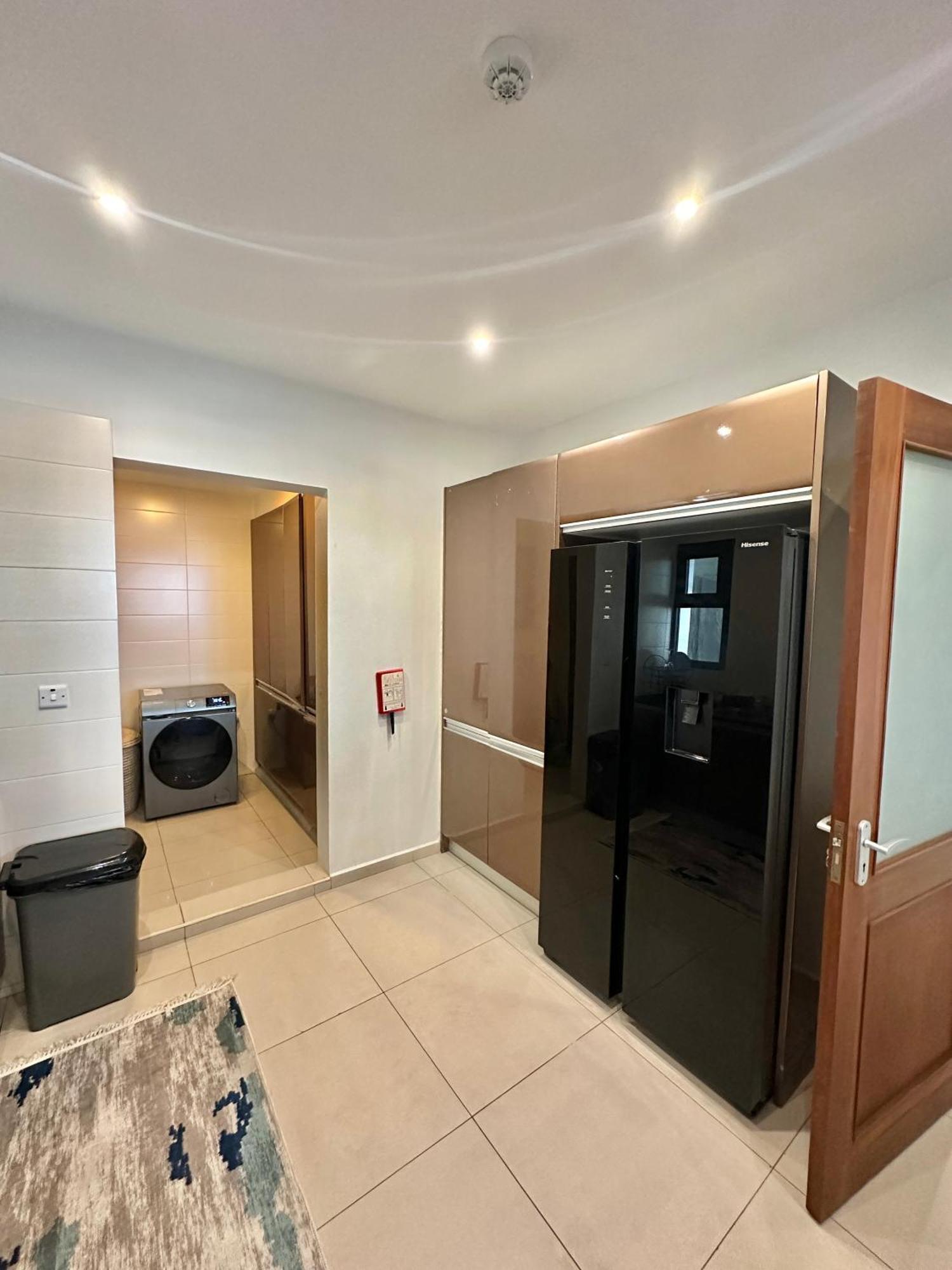 Coastalhome 75Inch Tv 5Min Drive To The City & Beach Dar es Salaam Exterior foto