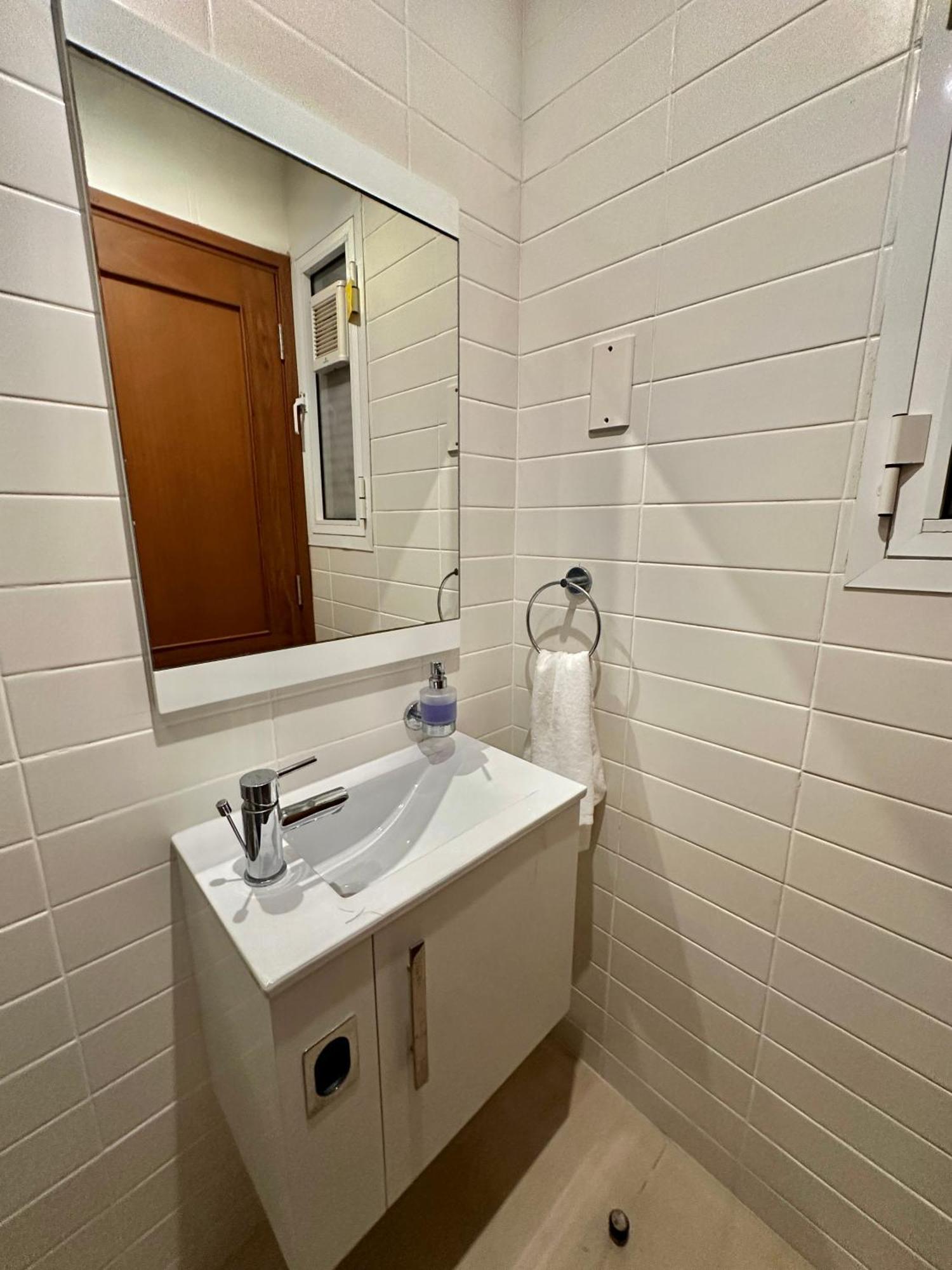 Coastalhome 75Inch Tv 5Min Drive To The City & Beach Dar es Salaam Exterior foto