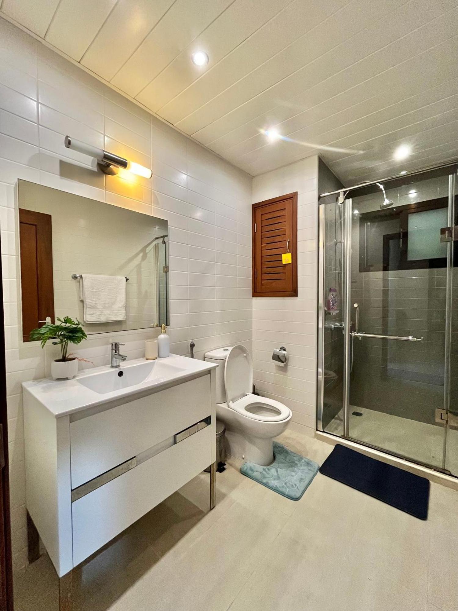 Coastalhome 75Inch Tv 5Min Drive To The City & Beach Dar es Salaam Exterior foto