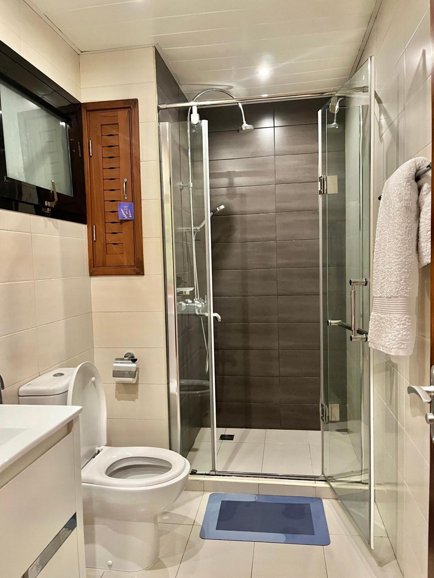 Coastalhome 75Inch Tv 5Min Drive To The City & Beach Dar es Salaam Exterior foto